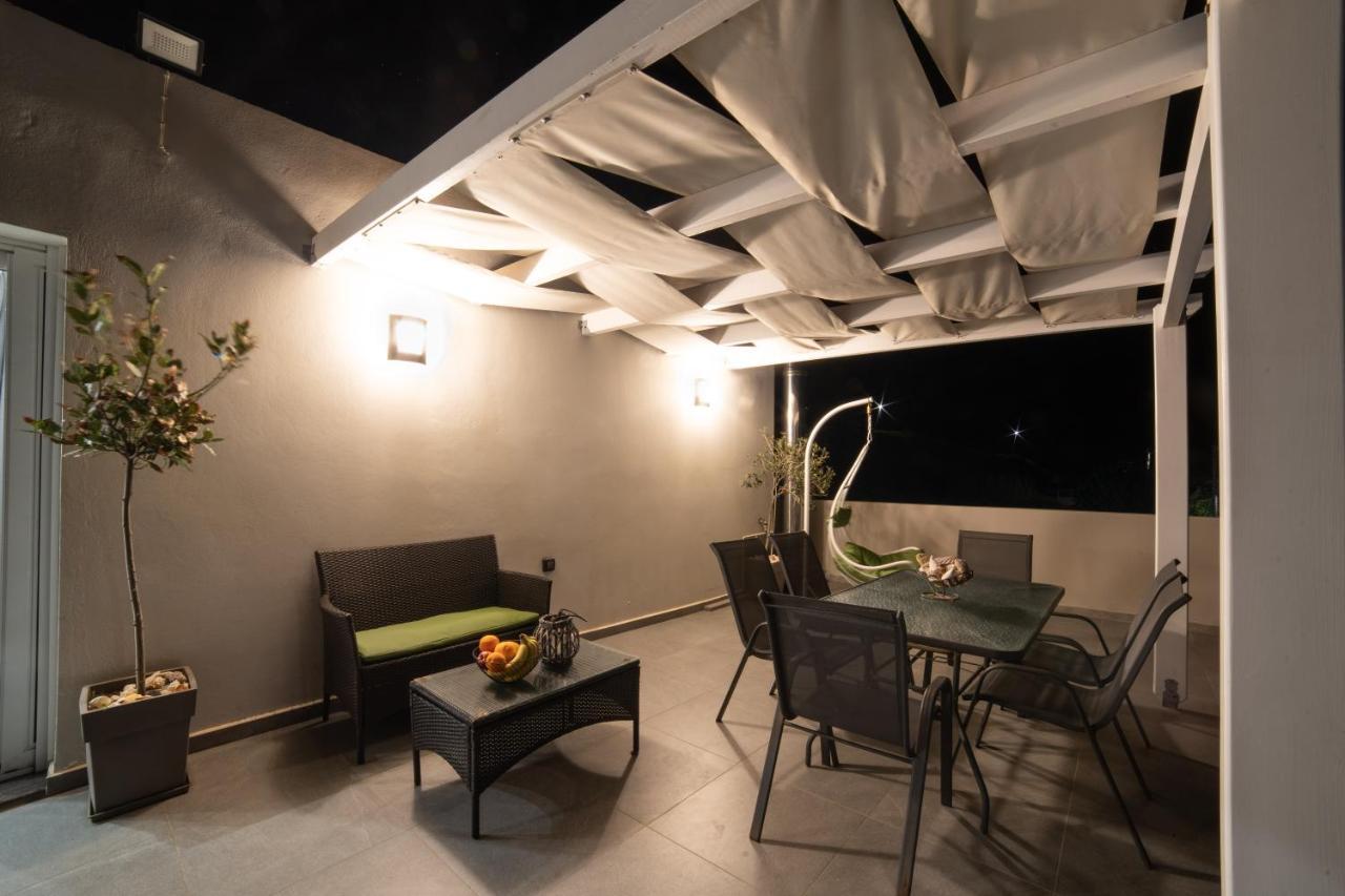 Home Sweet Home - Big Balcony With Great View 키사모스 외부 사진